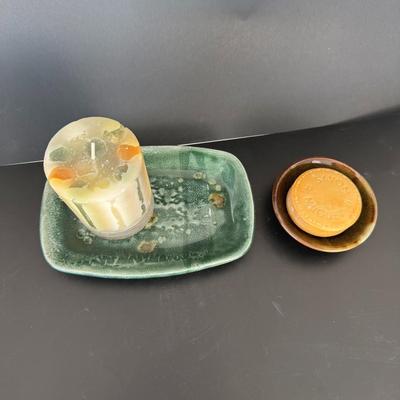 Lot: Shave mug and shave brush, candles and dishes