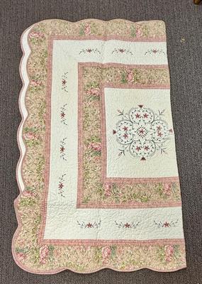 Vintage Quilt-Style Throw Blanket