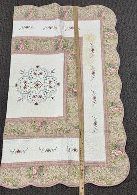 Vintage Quilt-Style Throw Blanket