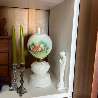 UBC1496 Large Lot of Figurines with Doll Furniture and miniatures