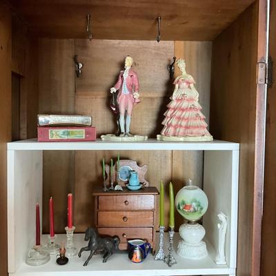 UBC1496 Large Lot of Figurines with Doll Furniture and miniatures