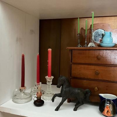 UBC1496 Large Lot of Figurines with Doll Furniture and miniatures