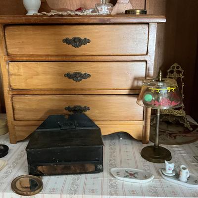 UBC1499 Antique Doll Dresser with Small Ivory Picture Frames and Miniatures