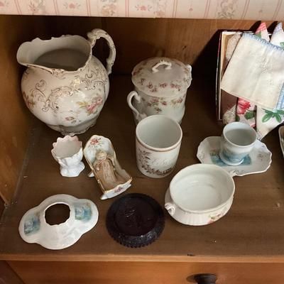 UBC1501 Lot of Miniature Hand Mirrors and Small China Sets