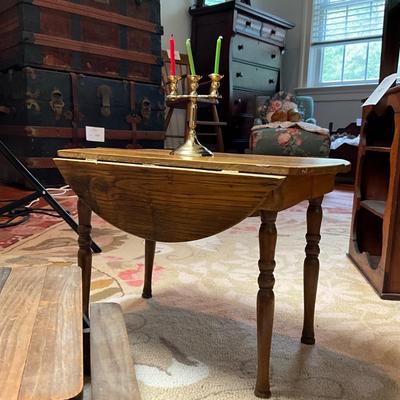 UBC1502 Vintage Child's Large Doll Table and Picnic Bench