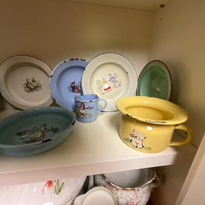 UBC1516 Large Lot of Vintage Children's Agate Set