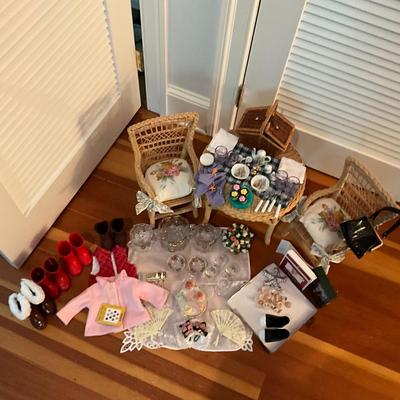 UBC1519 Lot of American Girl Doll Furniture and Accessories