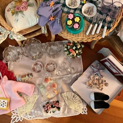 UBC1519 Lot of American Girl Doll Furniture and Accessories