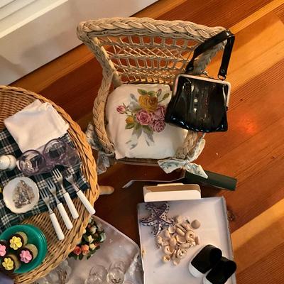 UBC1519 Lot of American Girl Doll Furniture and Accessories