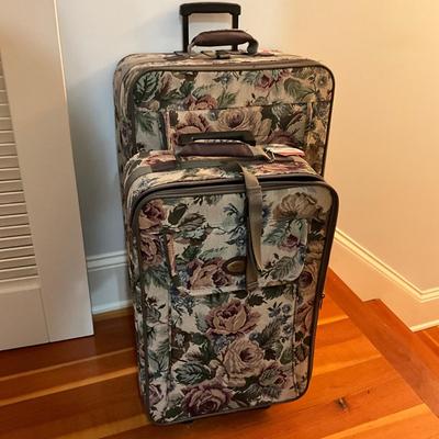 UBC1521 Lot of Two American Tourister Luggage Pieces