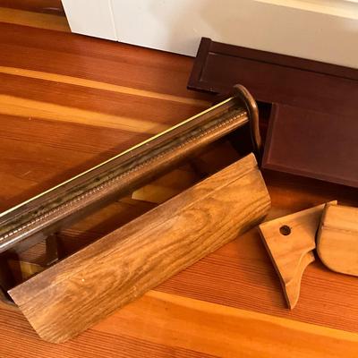 UBC1523 Large Lot of Wooden Wall Shelves