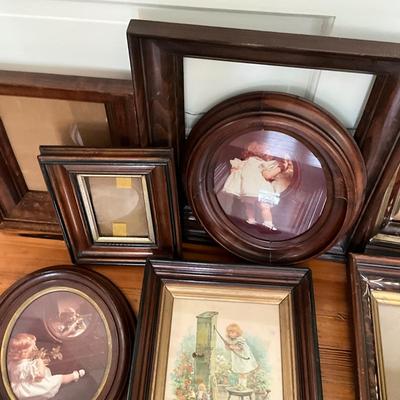 UBC1522 Large Lot of Vintage Wooden Picture Frames
