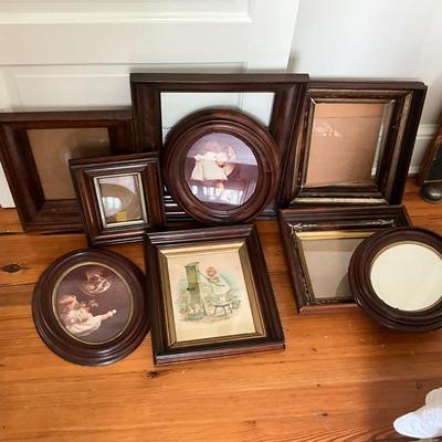 UBC1522 Large Lot of Vintage Wooden Picture Frames
