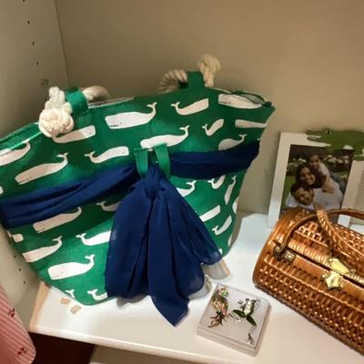 UBC1531 Lot of Mudpie Bag with Brooches, Alligator Frame