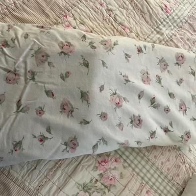 UBC1478 Vintage Matelasse Blanket and Floral Quilt Qn Bedding set