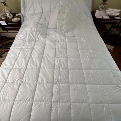 UBC1482 New Pale Blue Full Throw Blanket by CUDDLEDOWN