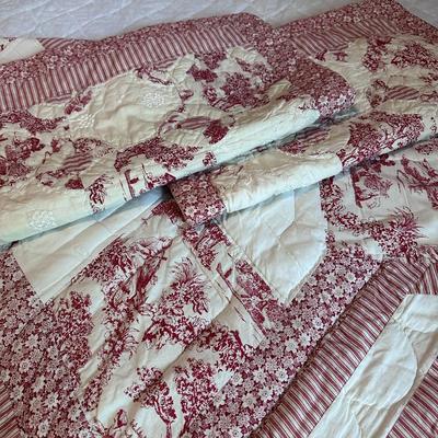 Full Size Quilt and 2 Shams