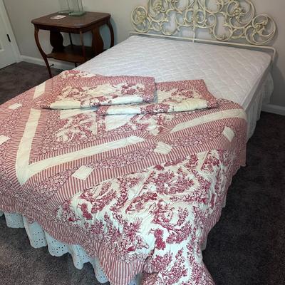 Full Size Quilt and 2 Shams