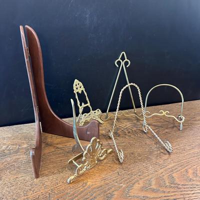 Lot of 6 Plate Stands