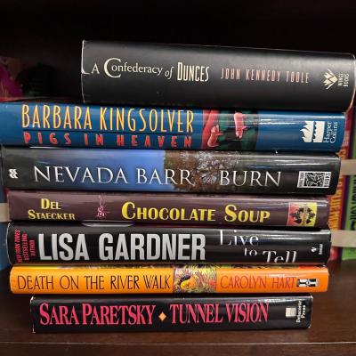 Hardcover books (7)