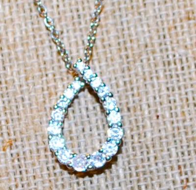 Overlapping Oval Diamond Style PENDANT (¾" x ½") on a Silver Tone Necklace Chain 17" L