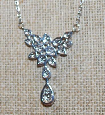 14 Pear Shaped Clear Stones Swag PENDANT (1 ½" x ½") on a Silver Tone Necklace Chain 17" L