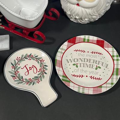 LOT 1B: Large Lot of Christmas Decor