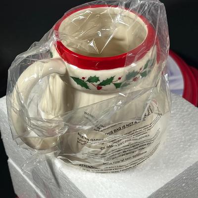 LOT 1B: Large Lot of Christmas Decor