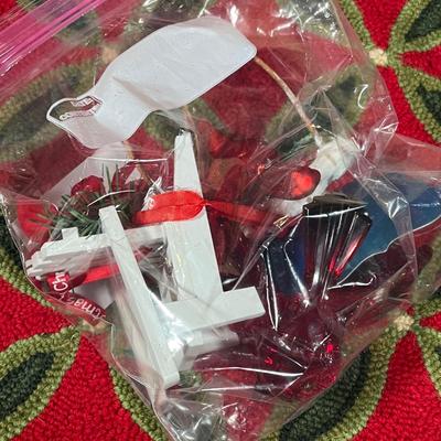 LOT 1B: Large Lot of Christmas Decor