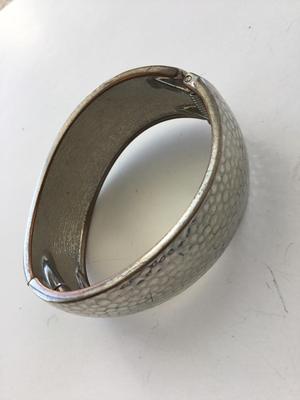 Silver tone fashion bracelet