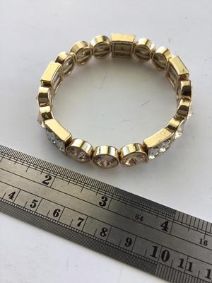 Gold tone stretchy fashion bracelet