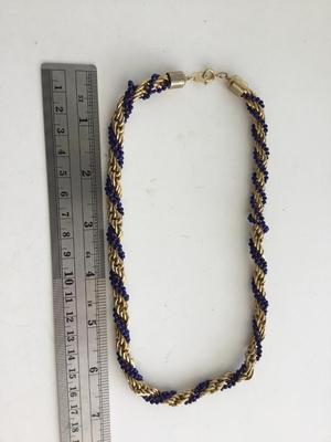 Unmarked twist gold tone fashion necklace