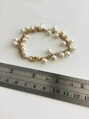 Gold tone faux pearl fashion bracelet