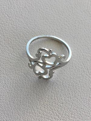 Beautiful unmarked heart fashion ring