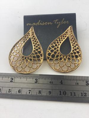 Madison Tyler gold tone hoop earrings