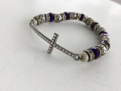 Rhinestone cross stretchy fashion bracelet