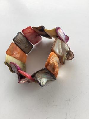 Colorful shell type stretchy fashion bracelet