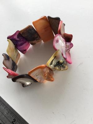 Colorful shell type stretchy fashion bracelet