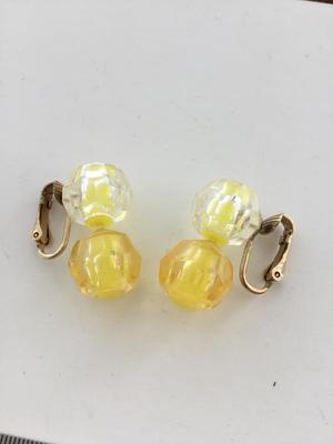 Vintage unmarked yellow clip on earrings