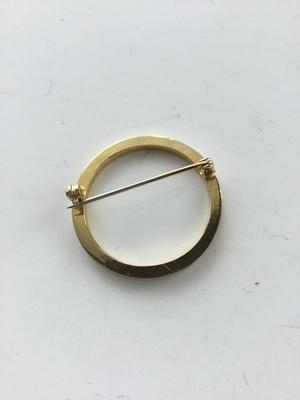 Vintage unmarked round fashion pin
