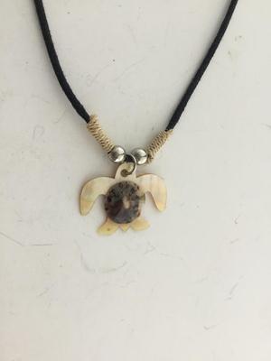 Beautiful unmarked turtle necklace