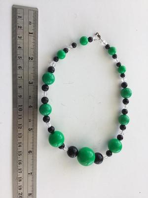 Green and black fashion beaded necklace
