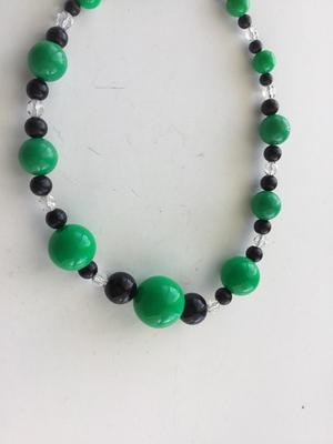 Green and black fashion beaded necklace