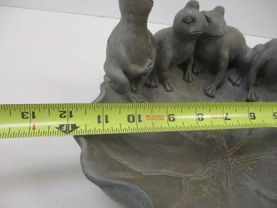 Resin Frogs On Lily Pad Bird Bath Table Top