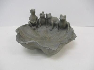 Resin Frogs On Lily Pad Bird Bath Table Top