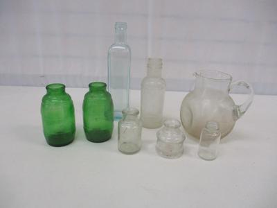 Barrel Bottle Rimmed Pitcher 30+ 3 1/4" Bottles