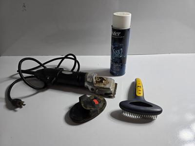 horse grooming tools