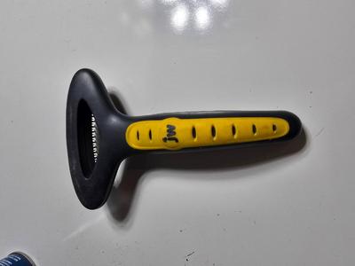 horse grooming tools