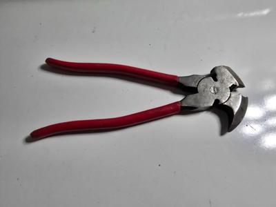 Everbilt Poultry Netting Roll (2ft x 50ft) with Red-Handled Fencing pliers