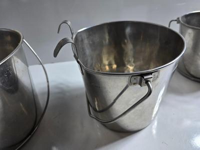 4 Stainless Steel Hanging Feed Buckets – Graduated Sizes